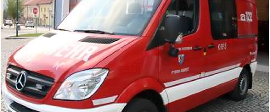 Der Mercedes Sprinter von vorne rechts fotografiert
